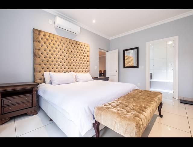2 BEDROOM APARTMENT RENTED IN OAKLANDS